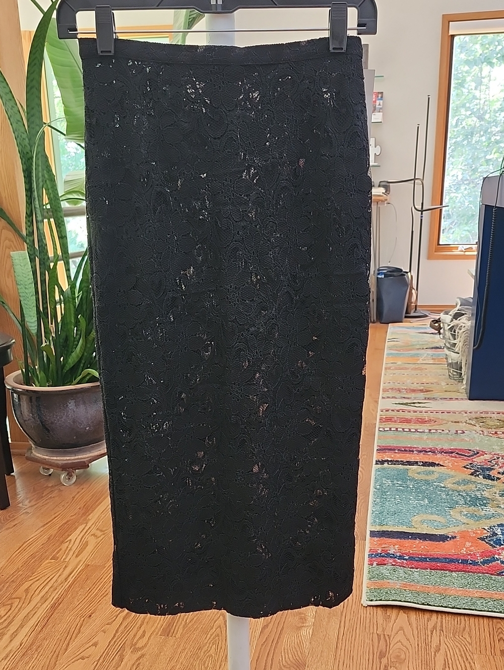 Dolce & Gabbana Black Floral Lace Pencil Skirt